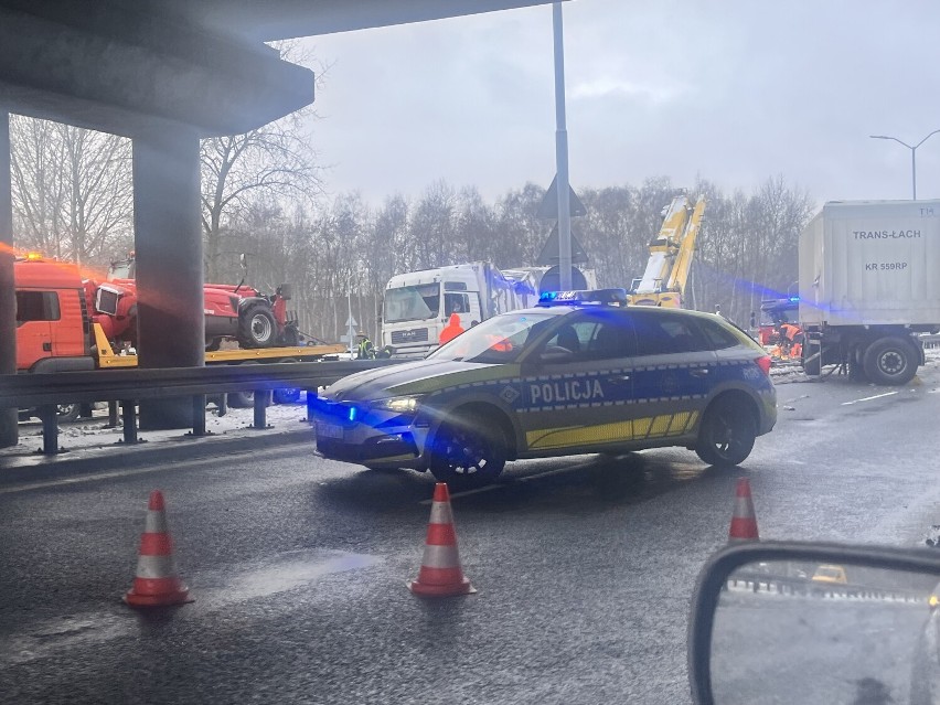 DTŚ - wypadek na jezdni w kierunku Katowic