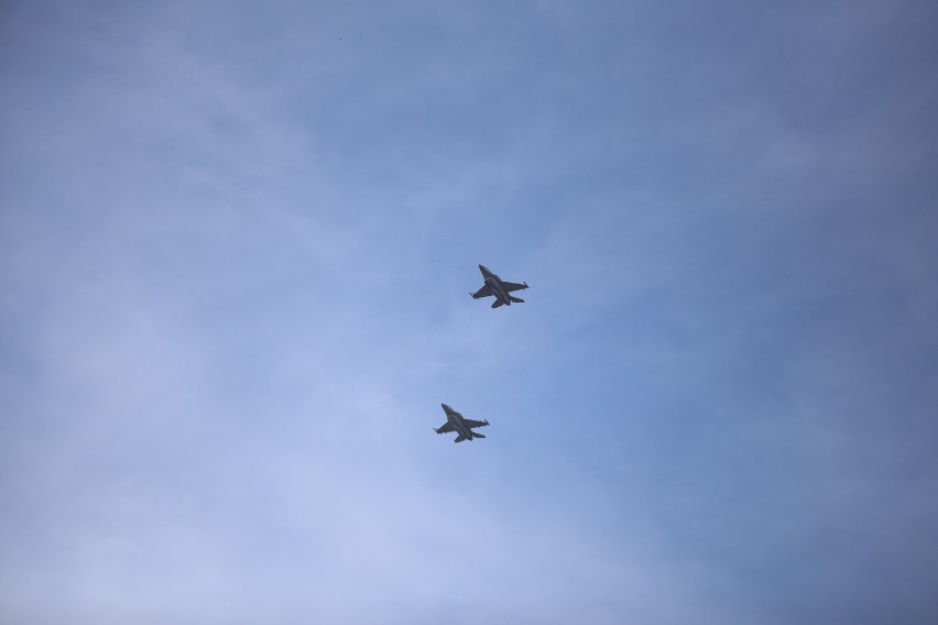 Myśliwce F-16 nad Radzionkowem. Przeleciały tylko raz. Nam...