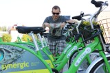 Zielonogórski rower miejski. W Zielonej Górze można już wypożyczać rowery. Jak to zrobić? Ile to kosztuje? Kto może skorzystać? [ZDJĘCIA]