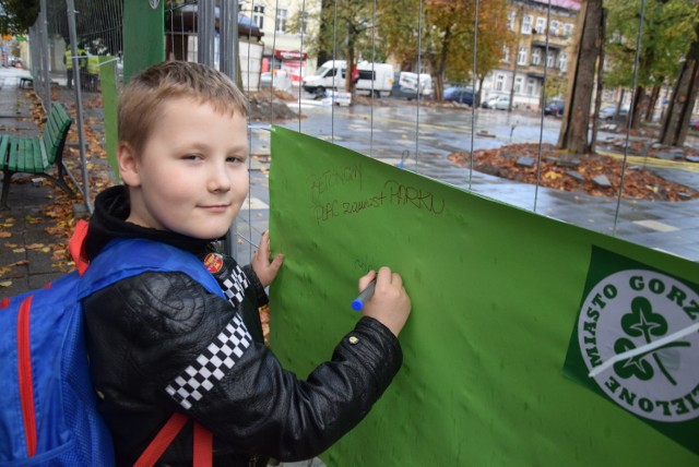 Swój podpis na liście skierowanym do prezydenta Jacka Wójcickiego złożył m.in. Tomasz Zagróbka. Po dniu Wszystkich Świętych zapisane kartki trafią do gorzowskiego magistratu.