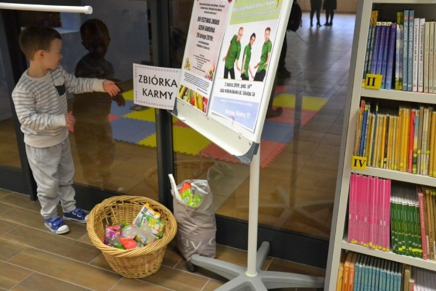 Biblioteka w Wielgiem zorganizowała spotkanie dla dzieci z „zerówek” z okazji Dnia Kota. Gościem specjalnym była kotka syberyjska [zdjęcia]