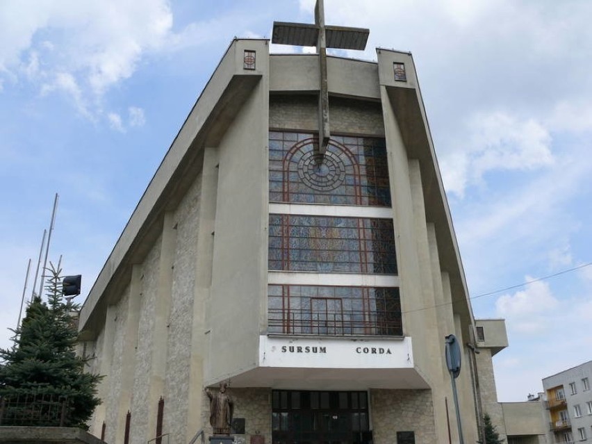 Kościół Ducha Świętego - Sanktuarium Modlitwy Jana Pawła II w Staszowie