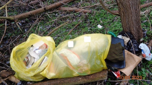 Sprawca w obliczu tak bezsprzecznych dowodów swojego występku przyznał się do winy i natychmiast pojechał posprzątać bałagan.