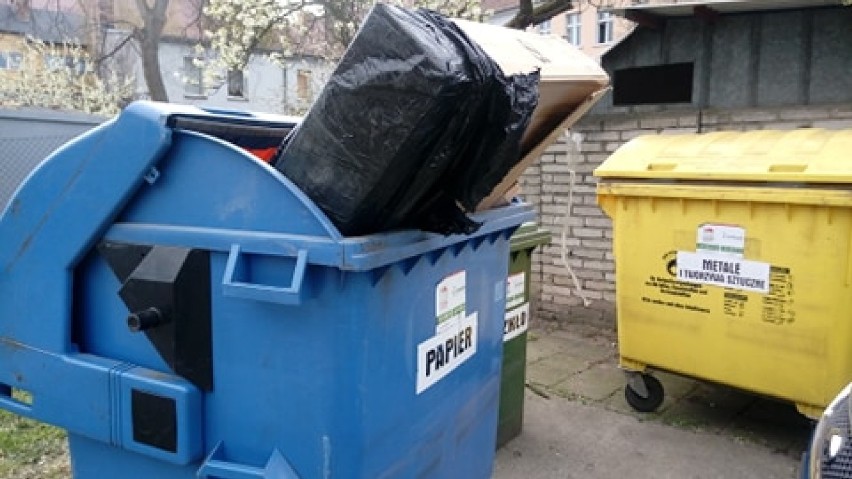 Nowe stawki za śmieci uderzają po kieszeni mieszkańców...