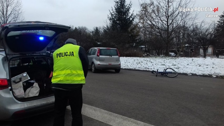 Wypadek w Zabrzu [ZDJĘCIA]. Potrącony rowerzysta na ul. Gdańskiej - samochód nie ustąpił pierwszeństwa