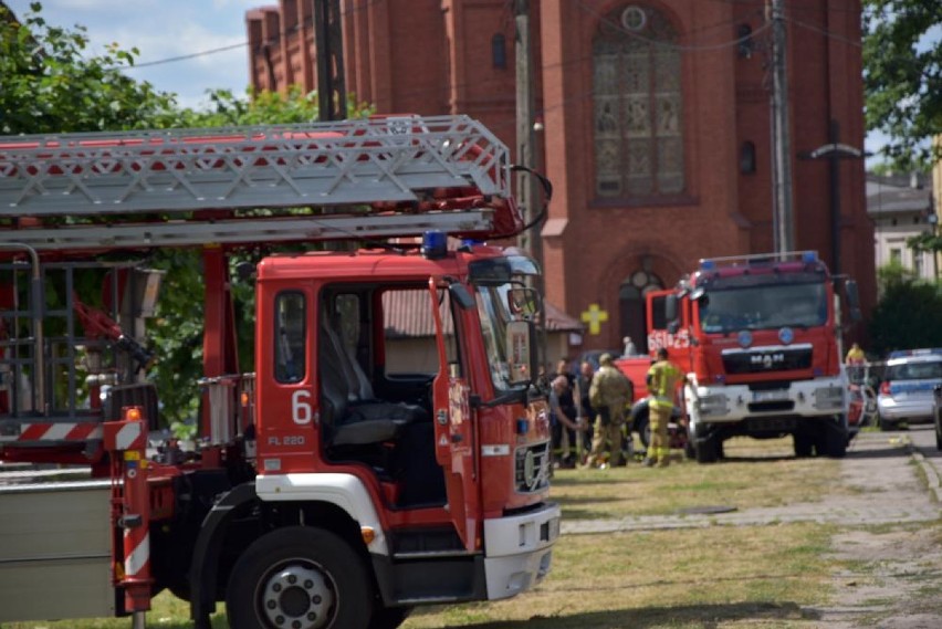 Jastrowie: Wybuchł pożar. Wcześniej policjanci usłyszeli syczenie z butli gazowej