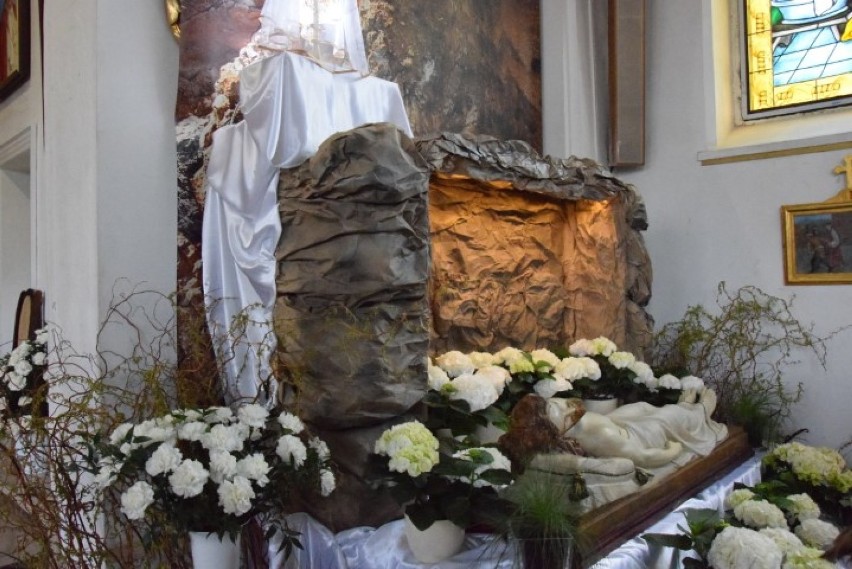 Groby Pańskie w kościołach w Pruszczu Gdańskim. Wielka Sobota to czas oczekiwania i adoracji [ZDJĘCIA]