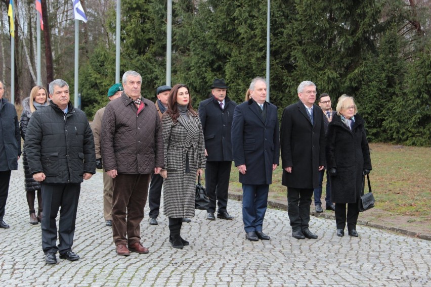 Marszałek Stanisław Karczewski wraz z przewodniczącym Senatu Rumunii odwiedzili Muzeum Stutthof [ZDJĘCIA]