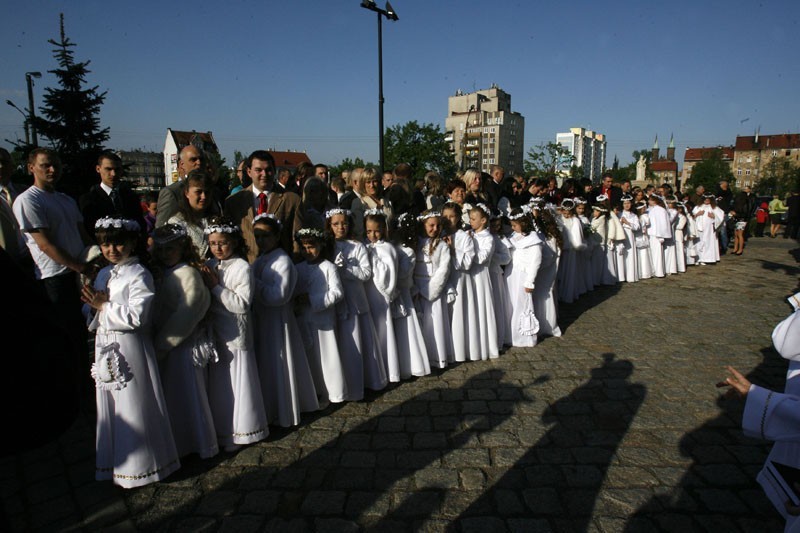 Legnica: Sakrament Eucharystii(ZDJĘCIA)