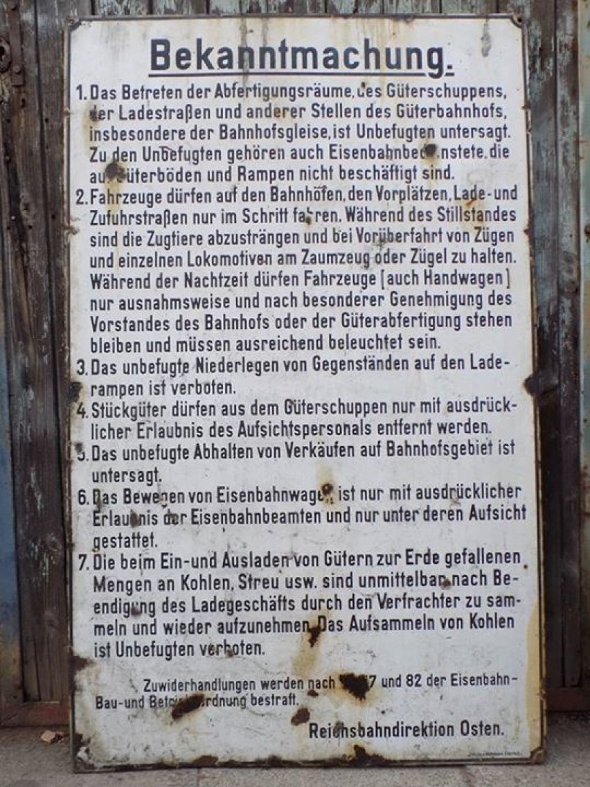 Oświęcim. Odnaleziono tablicę z czasów istnienia KL Auschwitz