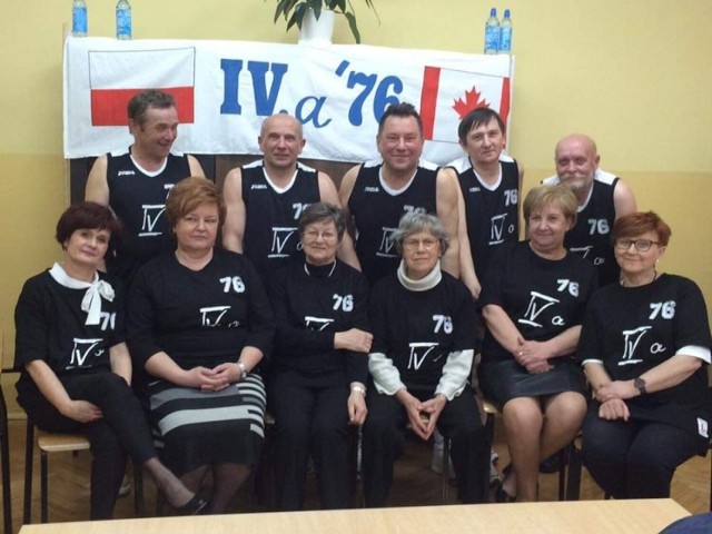 Na zdjęciu reprezentacja klasy IV A,która brała udział w turnieju koszykówki imienia Lucjana Szmigla w 40-lecie matury - w 2016 roku. 