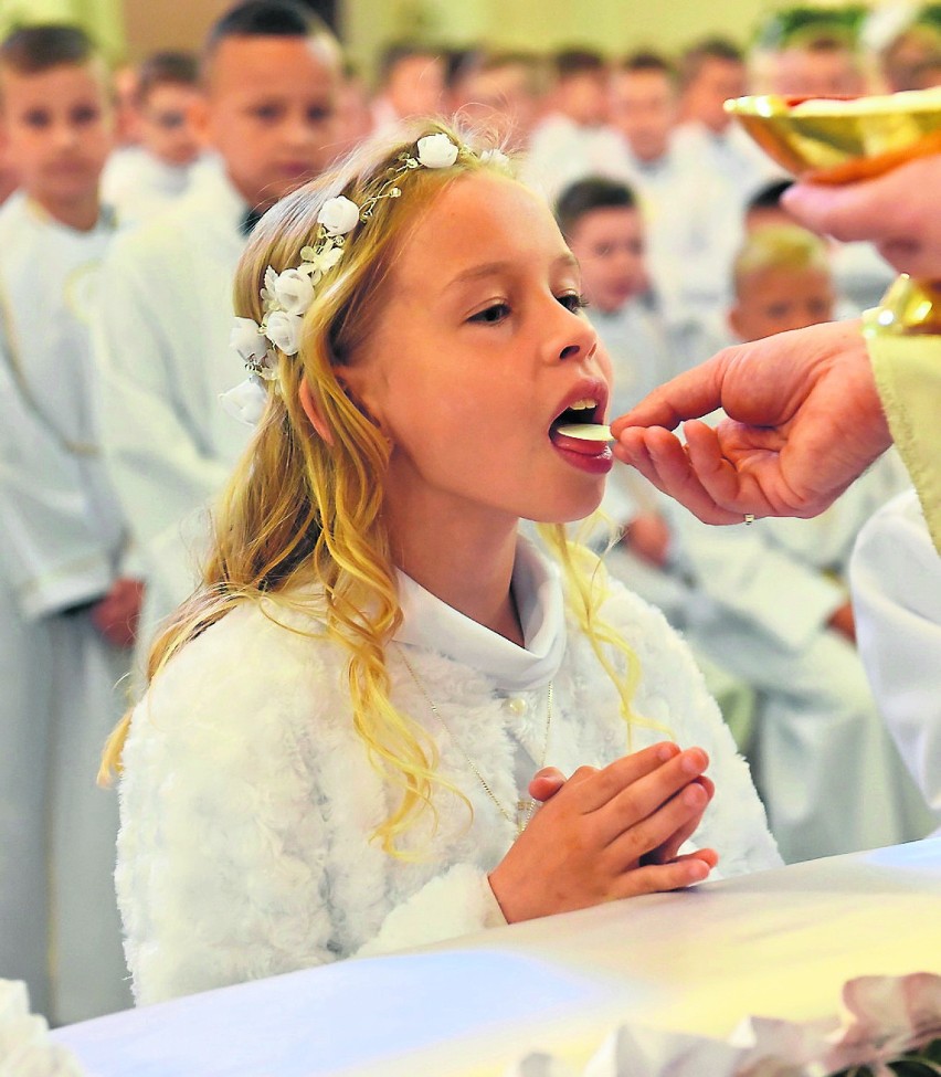 I Komunia Święta 2018. Dzieci w parafii pw. WNMP w Wągrowcu przyjęły Eucharystię [ZOBACZ ZDJĘCIA]