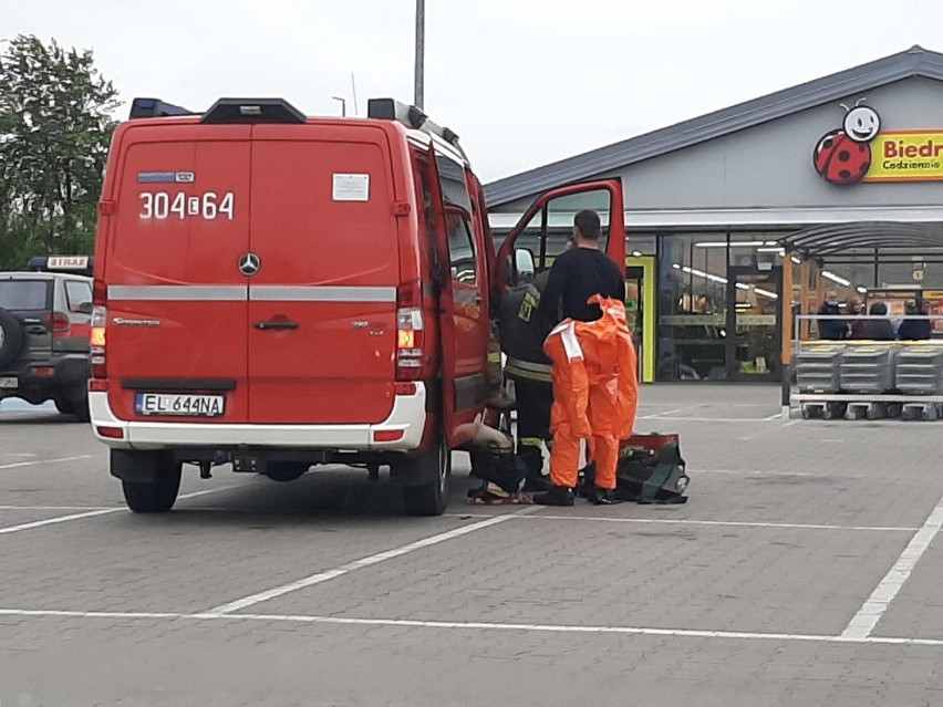 Ewakuacja klientów i pracowników z Biedronki w Sulejowie....