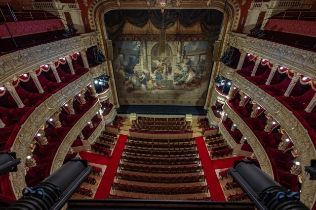 Wzorowany na europejskich teatrach operowych, nowy krakowski Teatr Miejski miał być miejscem eleganckim i nowoczesnym