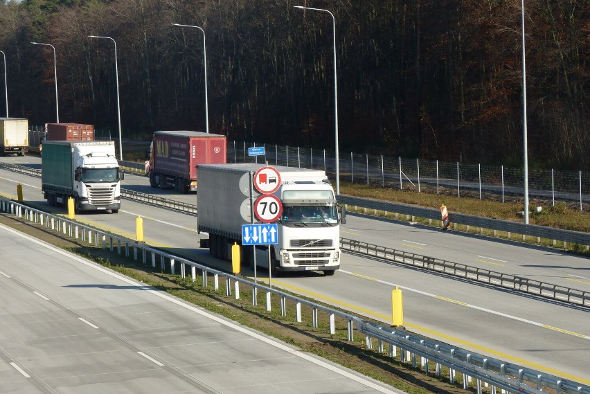 Budowa autostrady A1 między Radomskiem i Kamieńskiem na ukończeniu [ZDJĘCIA, FILM]