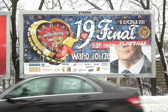 Billboard T. Dziuby na ul. Pułaskiego zaklejano dopiero w czwartek