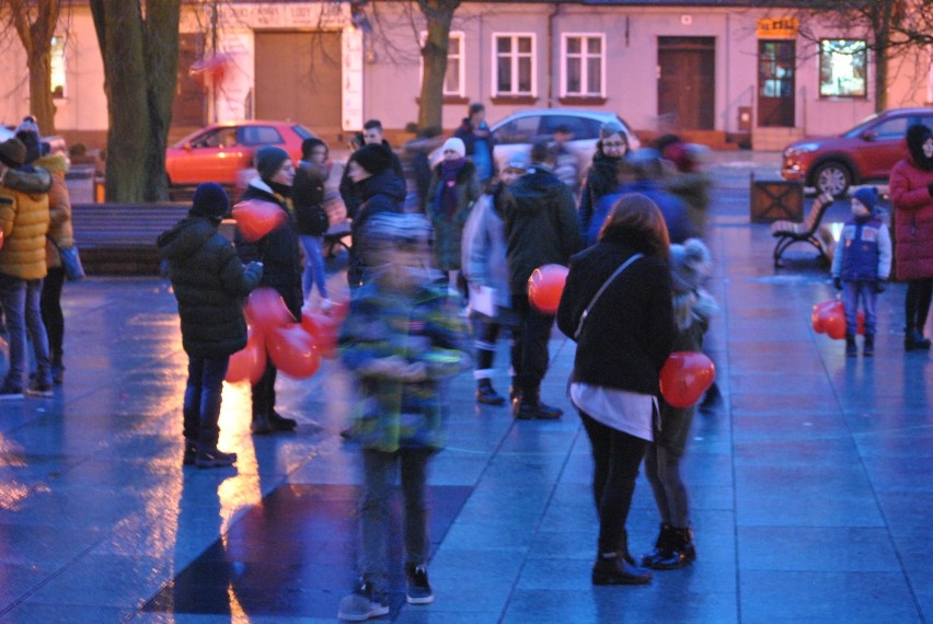 Wolsztyn murem za Owsiakiem. Akcja na rynku