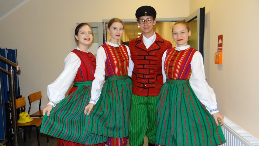 Przegląd kapel i zespołów ludowych w Łęczycy! Zobacz, jak tańczy nasza młodzież i zaproszeni goście!
