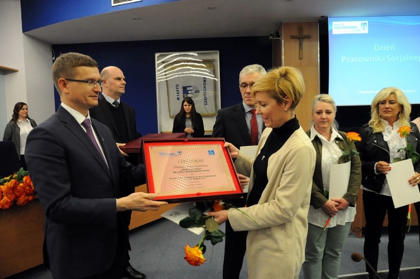 Prezydent Częstochowy dziękował pracownikom socjalnym za ich pracę [FOTO]