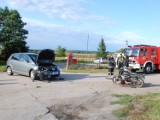Wypadek w Koczale. Motorower uderzył w osobowego volkswagena. Kierowcy auta policjanci zatrzymali prawo jazdy