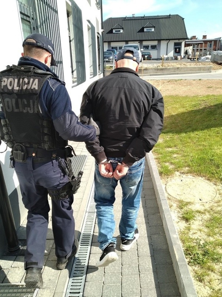 Poszukiwany Europejskim Nakazem Aresztowania po 14 latach ukrywania się został zatrzymany przez policjantów z Sandomierza. ZOBACZ TO