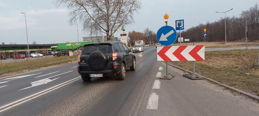 Rusza remont ul. Gostyńskiej w Śremie. Kierowcy muszą uzbroić się w cierpliwość. Remont DW432 w Śremie potrwa do końca czerwca