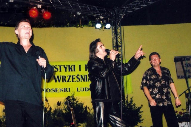 Koncert zespołu VOX w Krośnie Odrzańskim w 2003 roku oraz zdjęcia po noclegu muzyków z hotelu "Jurewiczówka" udostępnione przez właściciela Jacentego Jurewicza.