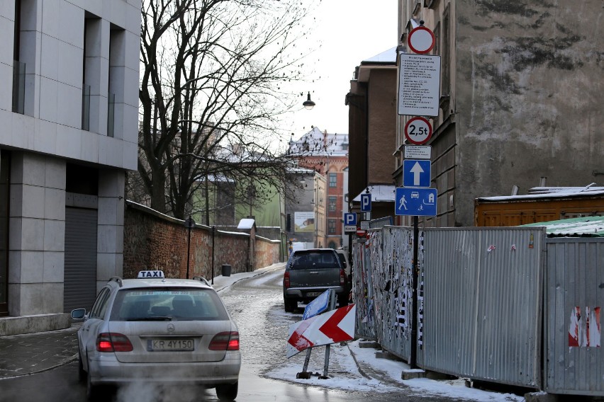 Kraków. Wojewoda: Opłaty za postój w strefie  z naruszeniem prawa