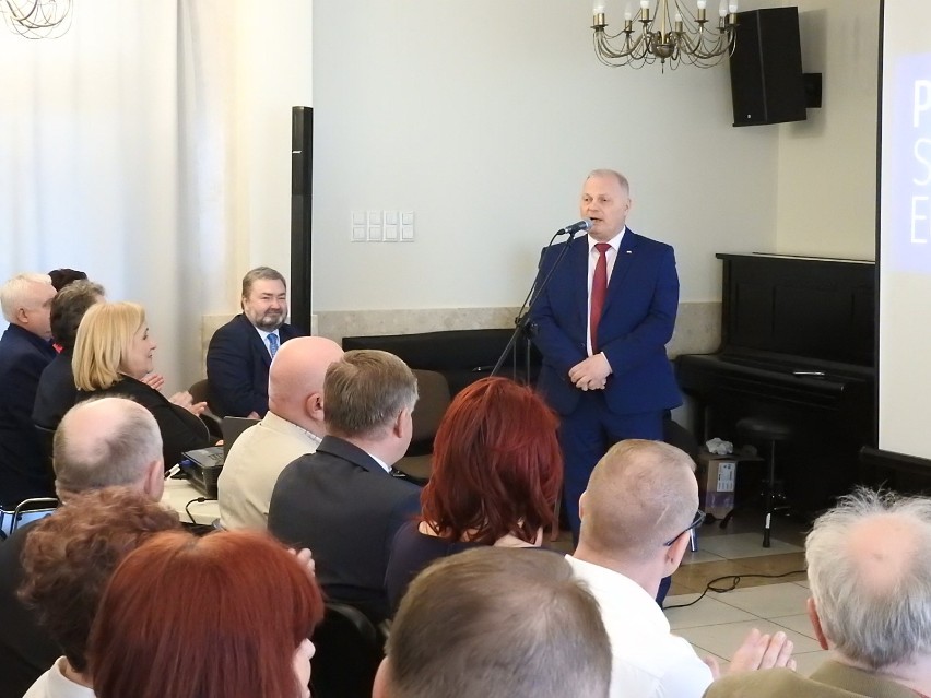 Konwencja PiS w Łomży. Pięciu kandydatów spotkało się z mieszkańcami