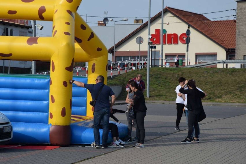 Festyn na zakończenie lata w Skokach. Impreza odbyła się na miejscowym targowisku