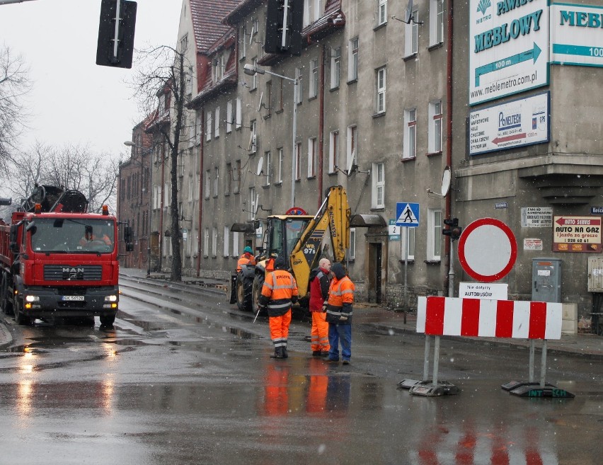 Siemianowice: Budują rondo w Michałkowicach. Maciejkowicka zamknięta. Są objazdy