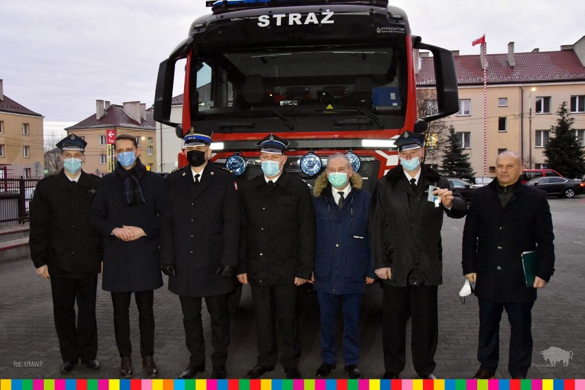Nowoczesny wóz strażacki na wyposażeniu OSP z gminy Zambrów [zdjęcia]