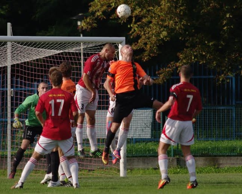 III liga: Odrodzenie Beskidu Andrychów, który jako pierwszy pokonał KSZO 1929 Ostrowiec Św.