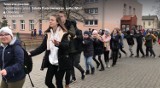 Uczniowie szkoły podstawowej w Gołańczy na przerwie... tańczą [FILM] 
