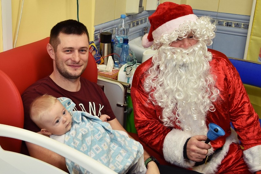 Mikołaj odwiedził dzieci w Szpitalu Puckim