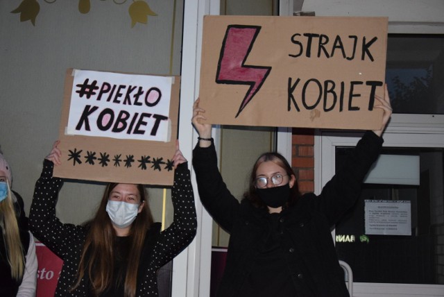 Strajk kobiet w Sępólnie Krajeńskim przeciwko zaostrzeniu przepisów w sprawie aborcji