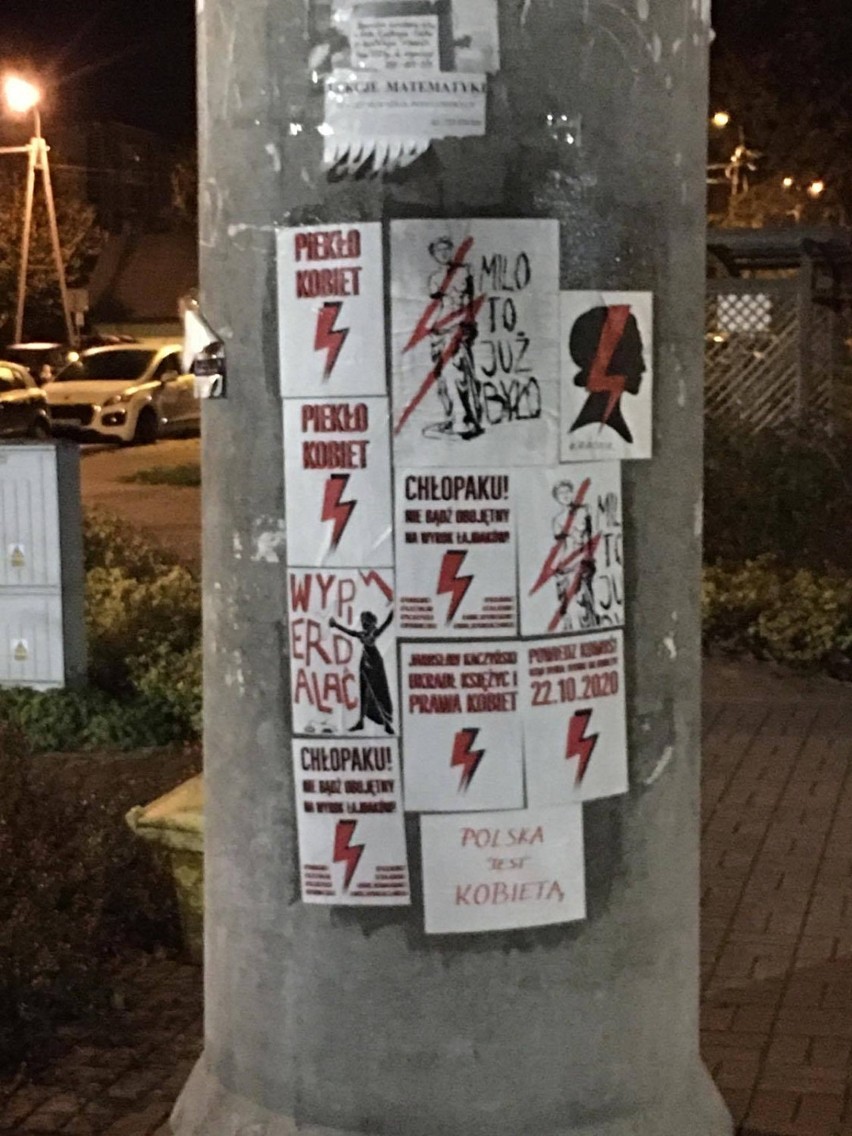 Strajk Kobiet w Kraśniku zmienił formę działania. W mieście pojawiły się plakaty protestu