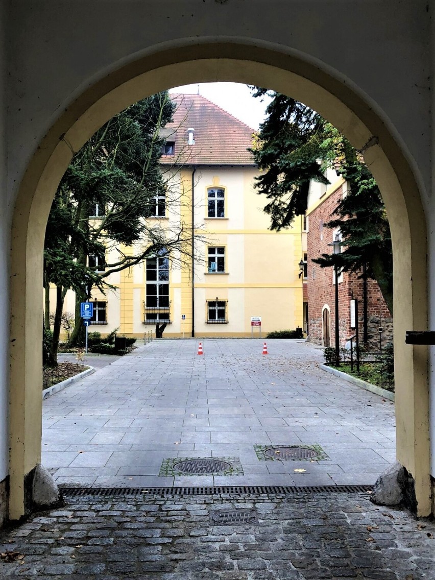 Z Leszna do Osiecznej jest raptem kilka kilometrów. Ten...