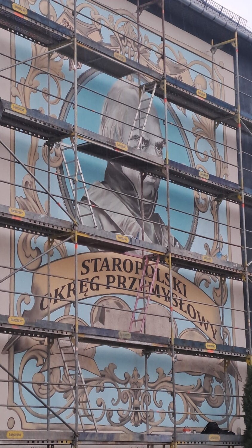 W Kielcach powstały dwa nowe murale. Jeden przedstawia Stanisława Staszica, a drugi maki, które są znakiem ogólnopolskiej kampanii. Zdjęcia