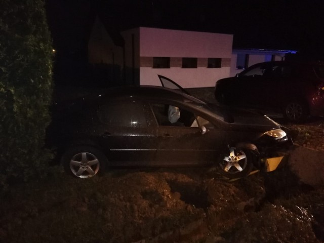 Wypadek w Jastrzębiu: pijana kobieta staranowała autem rurociąg gazowy przy Spokojnej.