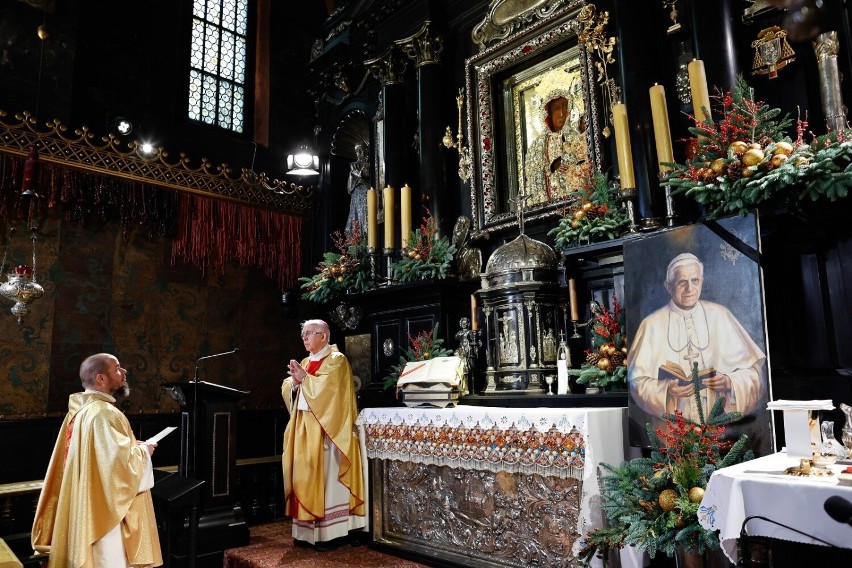 W Częstochowie odprawiono mszę w intencji zmarłego Benedykta...