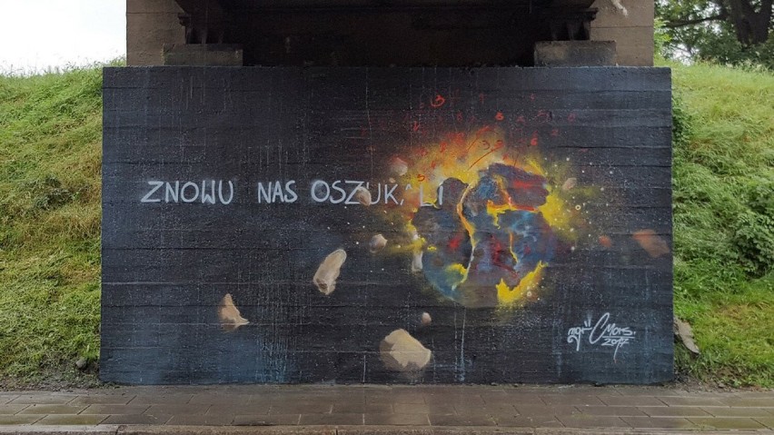 Serial na Węgierskiej w Dworze Karwacjanów i Gładyszów, czyli wystawa graffiti Mgr Morsa. Trzeba ją zobaczyć!
