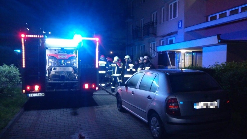 Akcja strażacka na ulicy Kaczmarka w Kielcach. Zobacz więcej...