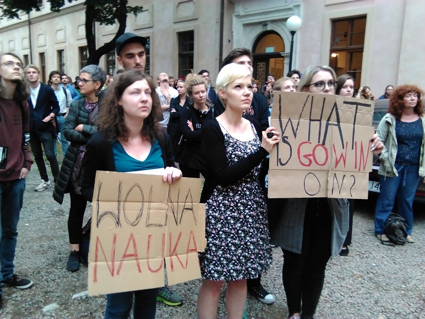 Kraków. Protest studentów pod hasłem „Nauka Niepodległa". Nie zgadzają się na reformę uniwersytetów 