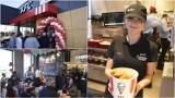 Wielkie otwarcie KFC w Brzesku. Był tort i kubełki z kurczakiem dla pierwszych osób, które pojawiły się w nowej restauracji. Mamy zdjęcia