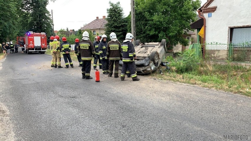 Wypadek w Masowie pod Opolem. Dachowało osobowe audi