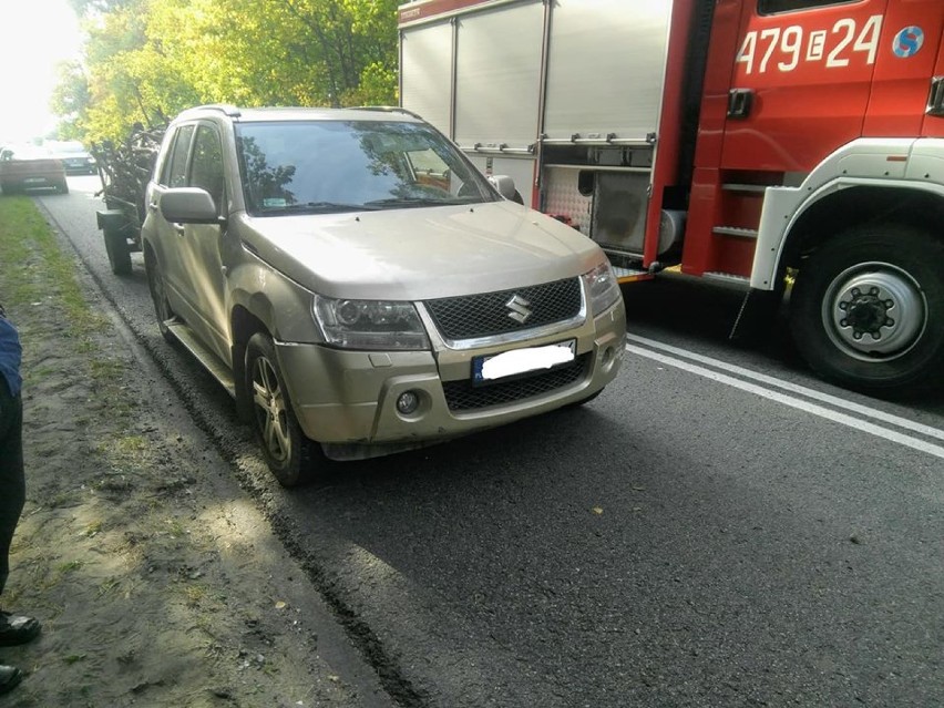 Wypadek na drodze między Alfonsowem a Dąbrową pod Paradyżem w powiecie opoczyńskim