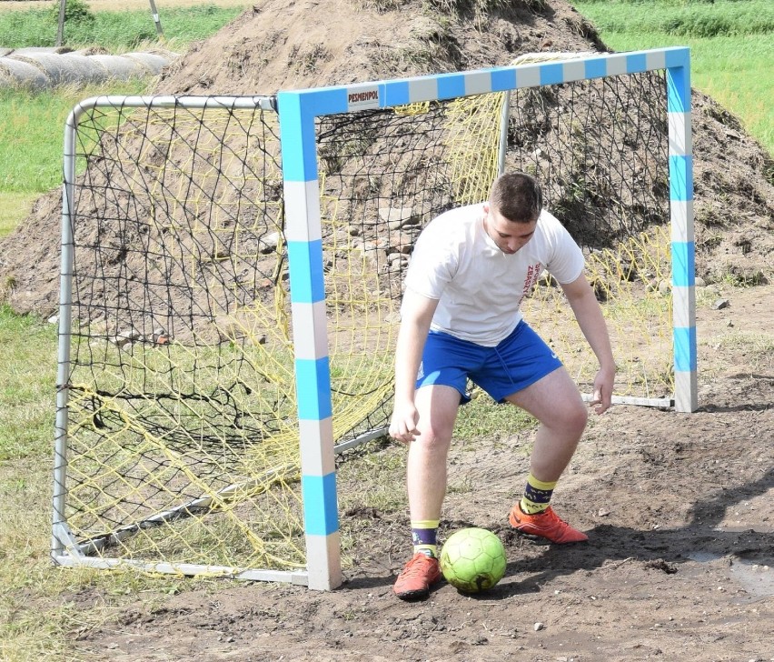 Kręcko, 10 lipca 2021. Turniej piłki nożnej błotnej w ramach...