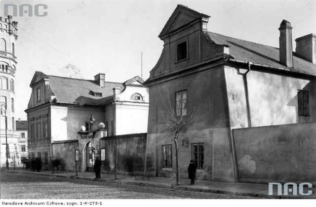 Dawny Lublin: Gmach muzeum - wygląd zewnętrzny. Po lewej widać fragment wieży ciśnień.