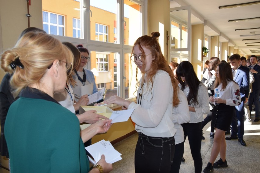 Egzamin ósmoklasistów 2019 w Szkole Podstawowej nr 5 w Łasku [zdjęcia]